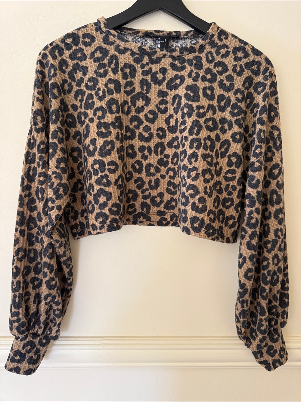Forever 21 Cropped Cheetah Leopard Top Size Small NWOT